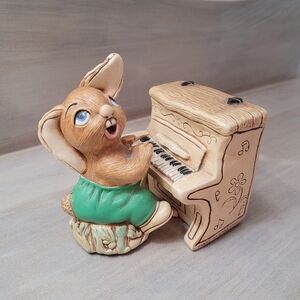 Pendelfin Rabbit Vintage "The Thumper" Hand Painted Stonecraft Collectible Piano